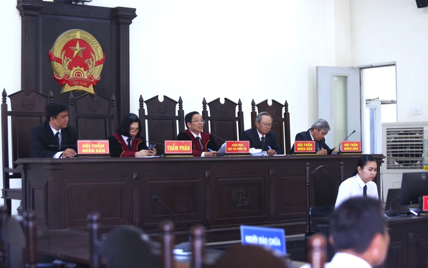 cướp tiệm vàng 3.JPG