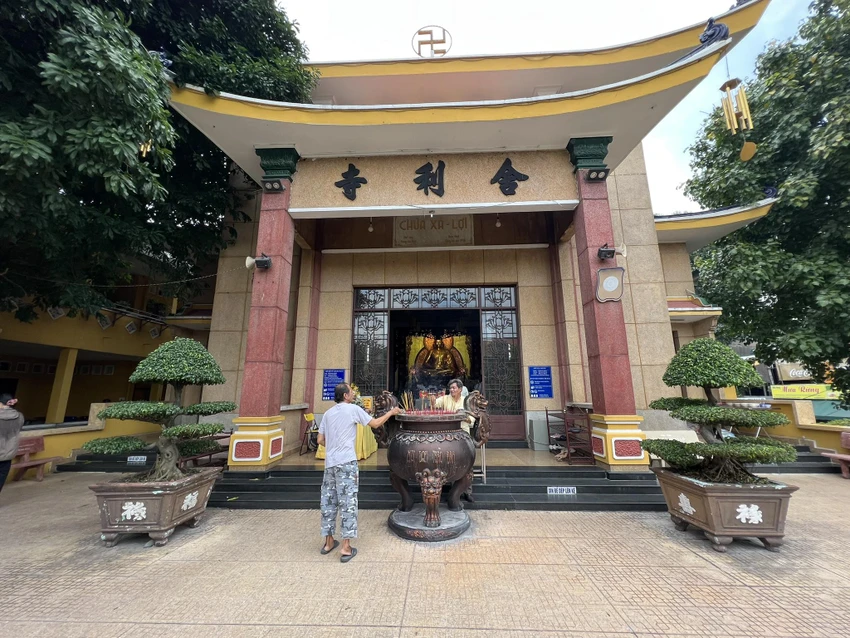 Chùa Xá Lợi (quận 3, TP.HCM) đón Phật tử thăm viếng trong chiều ngày 29-8. Ảnh: QUỐC HƯƠNG. Chùa Xá Lợi (quận 3, TP.HCM) đón Phật tử thăm viếng trong chiều ngày 29-8. Ảnh: QUỐC HƯƠNG.
