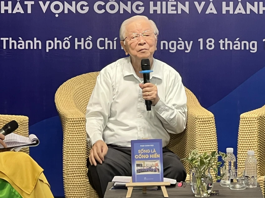 Song-la-cong-hien-cung-Pham-Chanh-Truc4.jpg