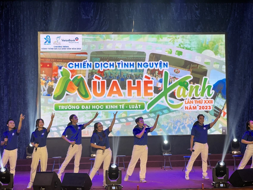 TP.HCM-Tổ-chức-đêm-lưu-diễn-âm-nhạc-dành-cho-sinh-viên.jpeg