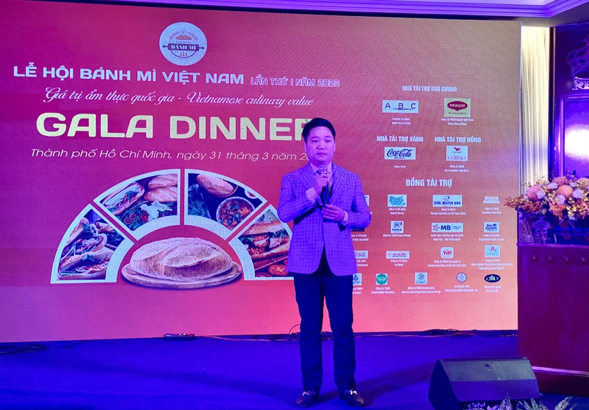 Ông Lê Trương Hiền Hòa phát biểu tại Gala Ông Lê Trương Hiền Hòa phát biểu tại Gala