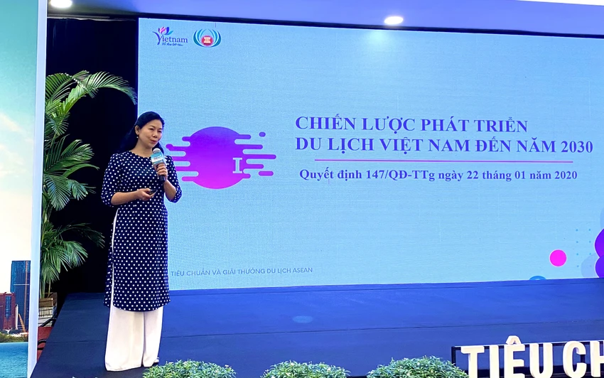 Bà Nguyễn Thanh Bình diễn thuyết trước Hội nghị Bà Nguyễn Thanh Bình diễn thuyết trước Hội nghị