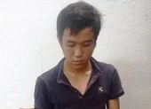 Bám sát thiếu niên đi xe đạp đến đường vắng để giật dây chuyền