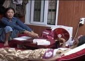 Nằm liệt giường, bán ma túy bằng… cành tre