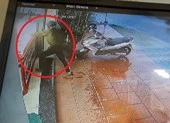 Clip: Dùng búa đập tủ cướp tiệm vàng ở Quảng Nam