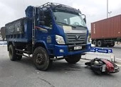 Xe chết máy giữa đường, phụ nữ bị ô tô ben tông chết