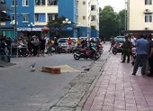 Dân chung cư phát hoảng vì người đàn ông rơi xuống từ tầng cao