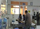Người cha đầu độc 3 con nhỏ bị khởi tố tội giết người