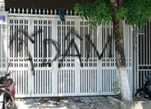 Nhà cựu Viện phó VKS vụ sàm sỡ bé gái bị ném chất bẩn