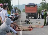 Nam công nhân bị xe tải tông trực diện