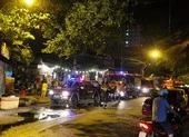 Cháy chung cư ở Thủ Đức, người dân dìu nhau chạy