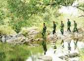 Mang ma túy thuê sang Trung Quốc, bị biên phòng bắt giữ