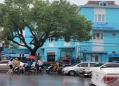 Cầm kiếm xông vào cướp ngân hàng