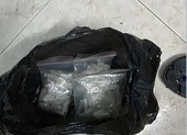 Mang ma túy lên khu phố Tây bán thì gặp công an