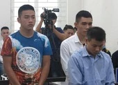 Đang bị truy nã vẫn mang súng cướp ngân hàng