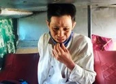 Anh phụ hồ mếu máo vì mất 32 triệu đồng trên đường về Tết