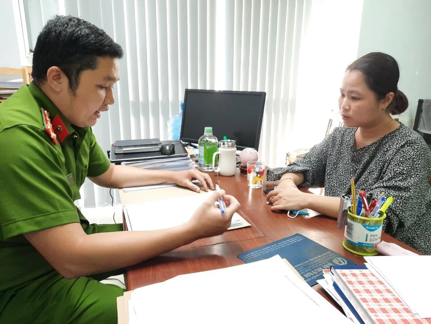 Nghi phạm Lê Thị Kim Chi được cho tại ngoại. Ảnh: H.H Nghi phạm Lê Thị Kim Chi được cho tại ngoại. Ảnh: H.H
