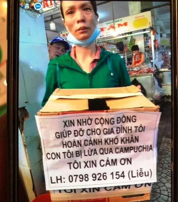 Chị Liễu vào thời điểm đi khắp nơi xin tiền để chuộc con. Ảnh: H.H Chị Liễu vào thời điểm đi khắp nơi xin tiền để chuộc con. Ảnh: H.H