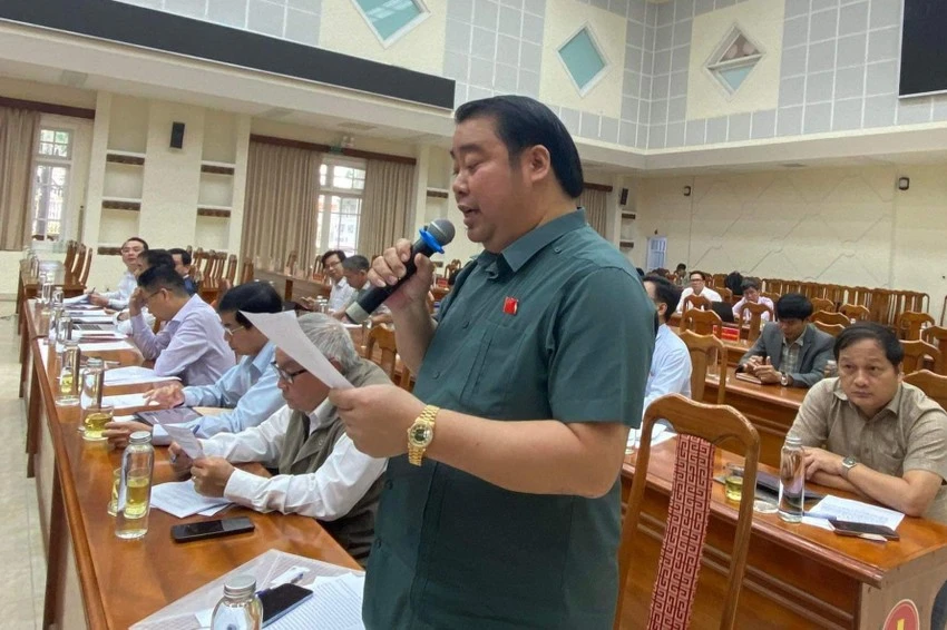 Ông Nguyễn Viết Dũng phát biểu tại một kỳ họp HĐND. Ảnh: T.N