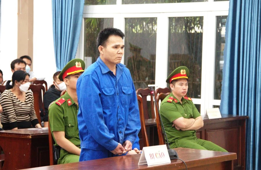 Bị cáo Nguyễn Văn Nông tại phiên tòa. Ảnh: H.H Bị cáo Nguyễn Văn Nông tại phiên tòa. Ảnh: H.H