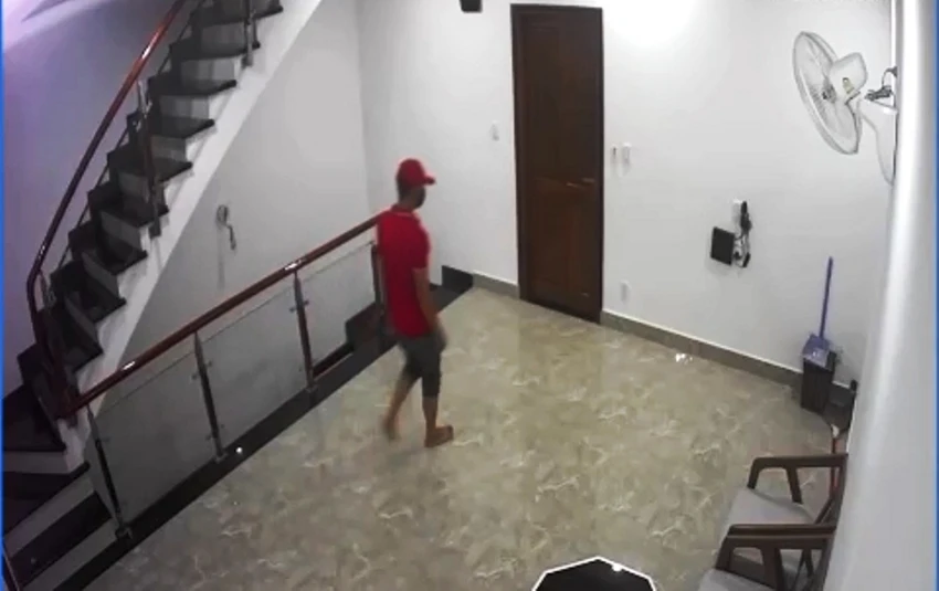 Hình ảnh tên trộm đột nhập shophouse trên đường Lê Văn Duyệt. Ảnh cắt từ clip Hình ảnh tên trộm đột nhập shophouse trên đường Lê Văn Duyệt. Ảnh cắt từ clip