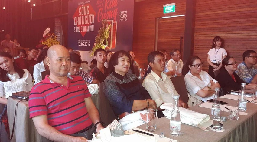 Văn nghệ sĩ nổi tiếng tham dự ra mắt hồi ký của Kỳ nữ Kim Cương ảnh 3 Văn nghệ sĩ nổi tiếng tham dự ra mắt hồi ký của Kỳ nữ Kim Cương ảnh 3