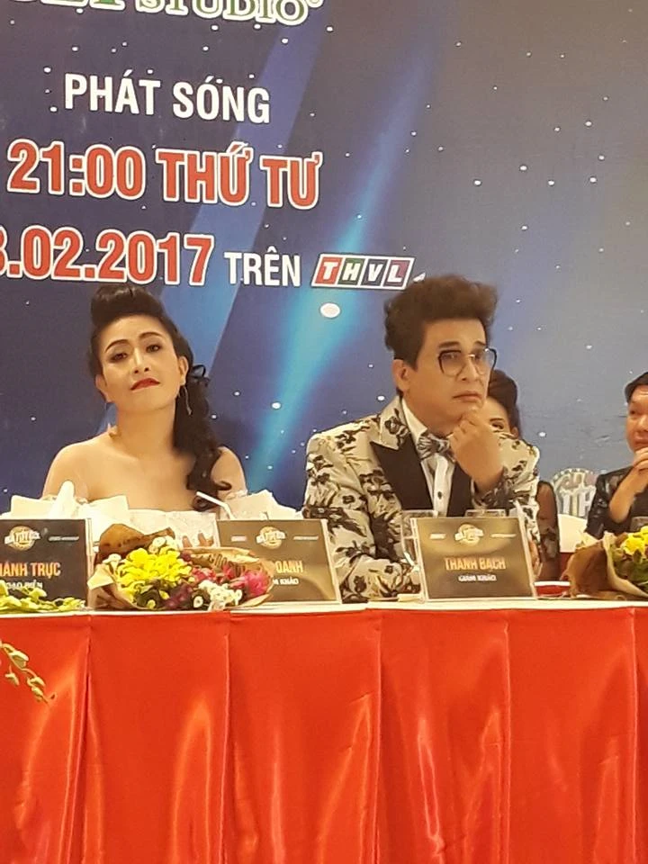 Thanh Bạch-Kiều Oanh có ăn hiếp nổi Lý Hùng-Việt Trinh ảnh 2 Cặp đôi giám khảo lợi hại Kiều Oanh - Thanh Bạch.