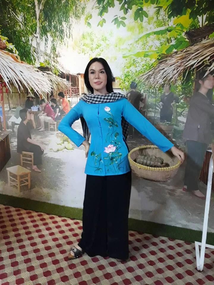 Các nghệ sĩ thích thú ngắm mình qua tượng sáp ảnh 5 Các nghệ sĩ thích thú ngắm mình qua tượng sáp ảnh 5