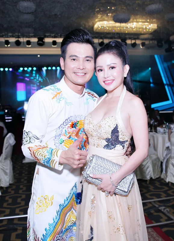 Ca sĩ “huyền thoại miền Tây” ra album 2,5 tỉ đồng ảnh 7 Ca sĩ “huyền thoại miền Tây” ra album 2,5 tỉ đồng ảnh 7