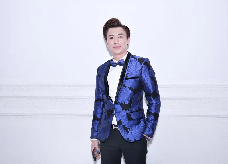 Ca sĩ “huyền thoại miền Tây” ra album 2,5 tỉ đồng ảnh 4 Ca sĩ “huyền thoại miền Tây” ra album 2,5 tỉ đồng ảnh 4