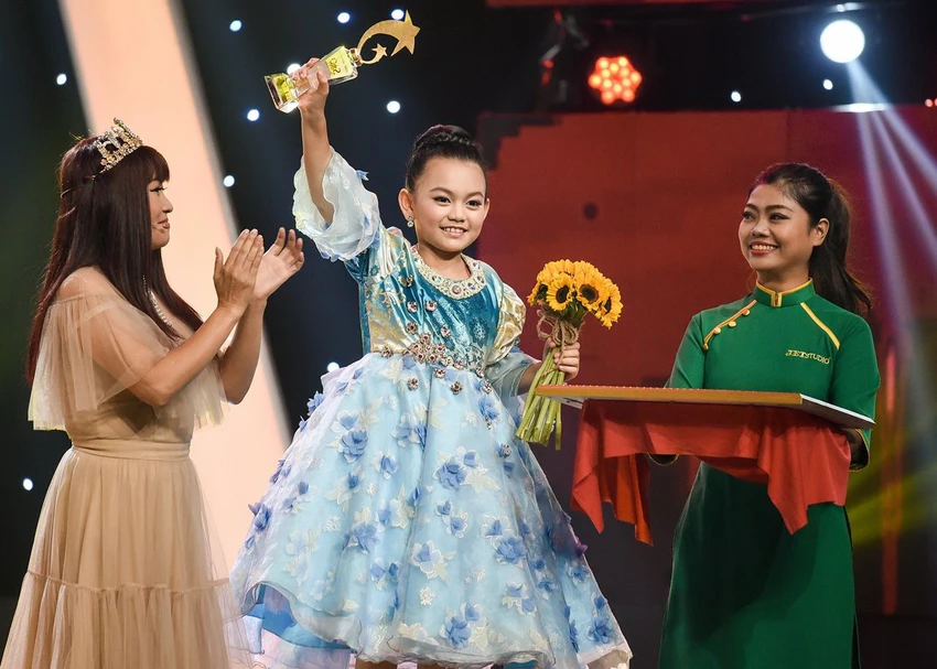 Cô bé hóa cáo làm khán giả bật khóc vì nhớ NS Khánh Nam ảnh 7 Cô bé hóa cáo làm khán giả bật khóc vì nhớ NS Khánh Nam ảnh 7