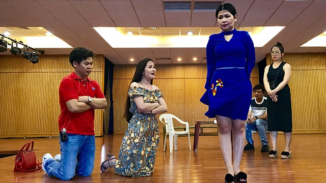 Hồi hộp vở cải lương 'Ngôi nhà không có đàn ông' ảnh 2 Hồi hộp vở cải lương 'Ngôi nhà không có đàn ông' ảnh 2
