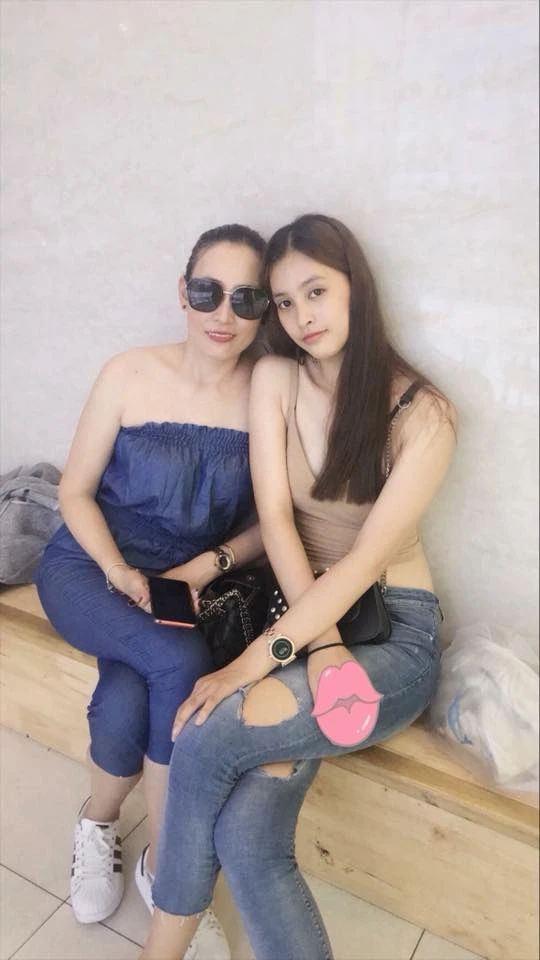 Ngắm mặt mộc xinh đẹp, đời thường của tân hoa hậu 2018 ảnh 2 Ngắm mặt mộc xinh đẹp, đời thường của tân hoa hậu 2018 ảnh 2