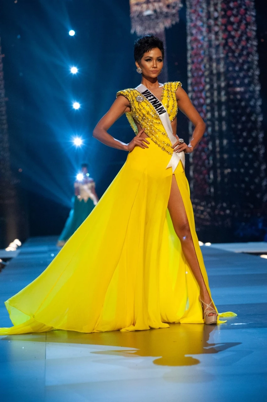 H’Hen Niê chiếm sóng Miss Universe toàn thế giới ảnh 8 H’Hen Niê chiếm sóng Miss Universe toàn thế giới ảnh 8
