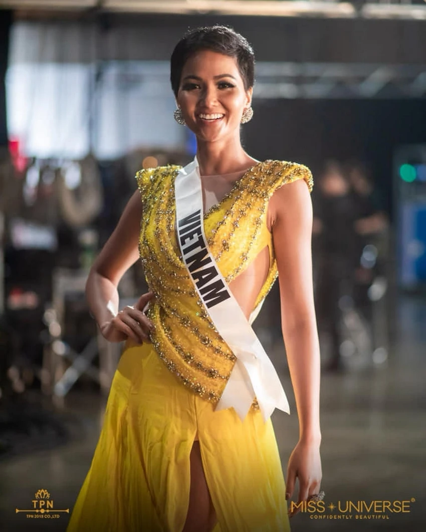 H’Hen Niê chiếm sóng Miss Universe toàn thế giới ảnh 10 H’Hen Niê chiếm sóng Miss Universe toàn thế giới ảnh 10