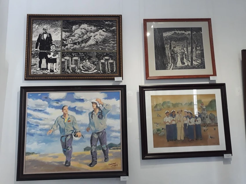 Nét thơ ở triển lãm toàn quốc mỹ thuật về chiến tranh quân đội ảnh 8 Nét thơ ở triển lãm toàn quốc mỹ thuật về chiến tranh quân đội ảnh 8