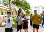 Chùm ảnh cách ly gây bão mạng của Việt kiều