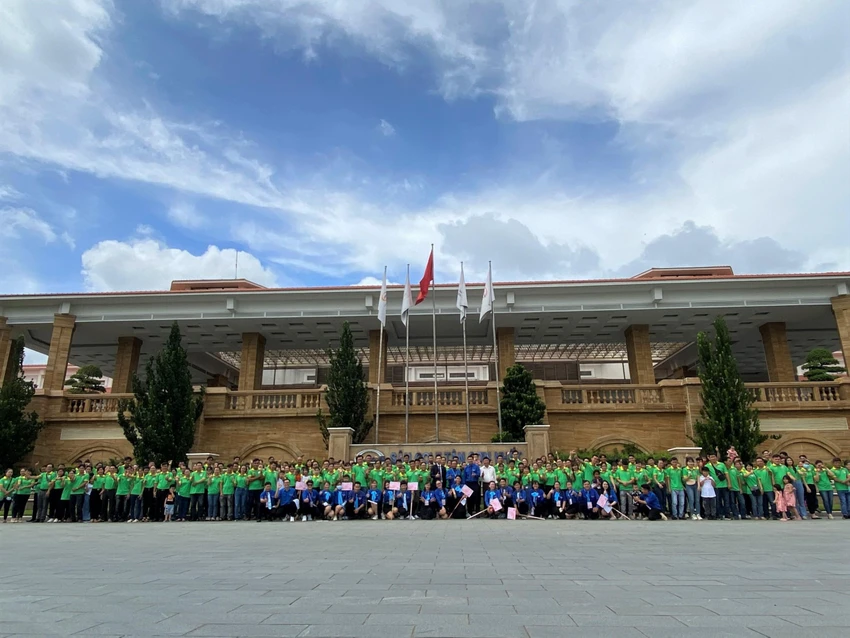 100 cặp đôi sẽ được tổ chức lễ cưới tập thể vào ngày 2-9. Ảnh: HUỲNH THƠ