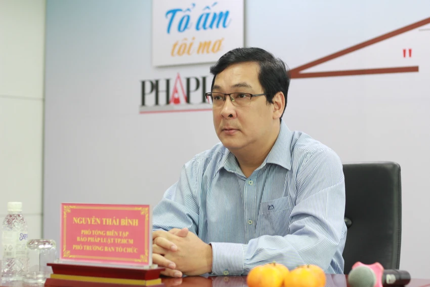 Nhà báo Nguyễn Thái Bình, chủ trì buổi lễ trao giải. Ảnh: Nguyễn Tiến Nhà báo Nguyễn Thái Bình, chủ trì buổi lễ trao giải. Ảnh: Nguyễn Tiến