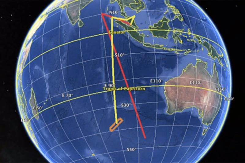 Đường bay thật của chiếc MH370 (màu vàng), và đường bay giả định phi công Zaharie thực hiện (màu đỏ). 