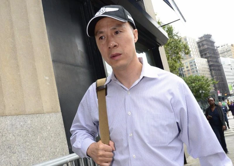 Ông Kun Shan Chun sau khi rời tòa án liên bang Manhattan (New York, Mỹ) ngày 1-8. 