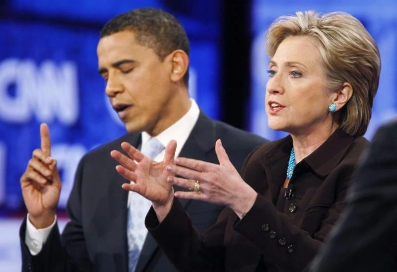 Tổng thống Obama vào tuổi 55: Loạt ảnh qua năm tháng ảnh 7 Hai ứng viên tổng thống Dân chủ Obama và Clinton tranh luận trên truyền hình tại California ngày 31-1-2008.