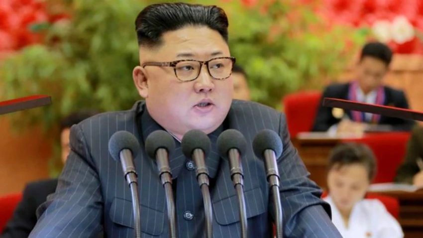 Lãnh đạo Kim Jong-un vừa chỉ đạo thử động cơ tên lửa để phóng vệ tinh.