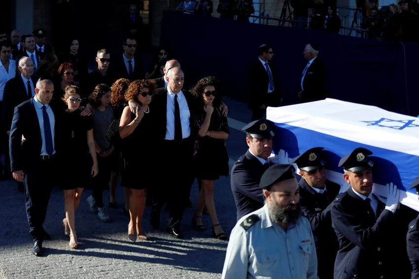 Cựu Tổng thống Shimon Peres được đưa về nơi an nghỉ cuối cùng ở nghĩa trang quốc gia Mt. Herzl. 