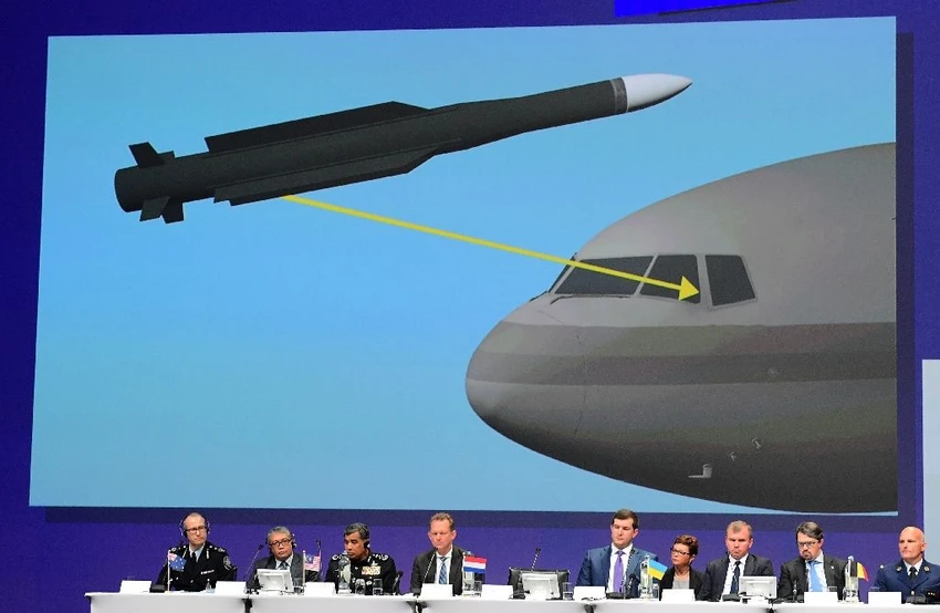 Các nhà điều tra quốc tế trình bày kết luận điều tra ban đầu vụ chiếc MH17 bị bắn rơi. 