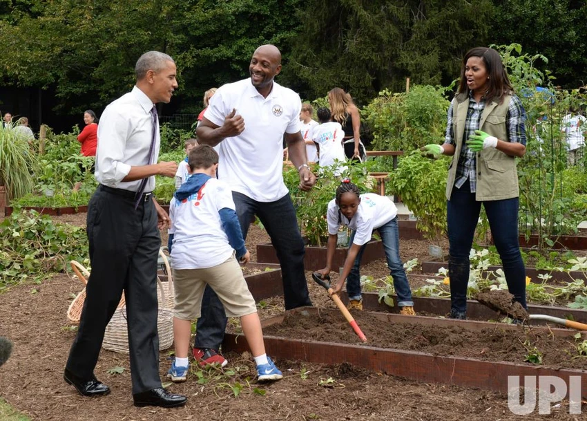Tổng thống Barack Obama bất ngờ đến thăm buổi thu hoạch.
