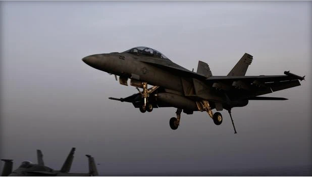 Máy bay Mỹ với nhiệm vụ không kích IS tại Syria và Iraq. 