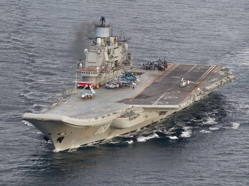 Tàu sân bay Đô đốc Kuznetsov làm nhiệm vụ dẫn đầu một đội tàu chiến của Nga đến Syria. 
