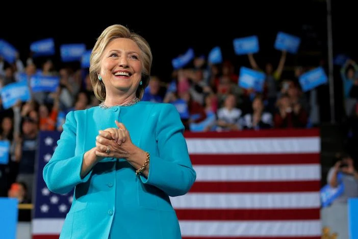 Tạo việc làm, tăng thu nhập là ưu tiên của bà Clinton trong nhiệm kỳ tổng thống. 