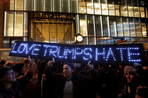 Biểu tình chống Trump ở New York tối 9-11